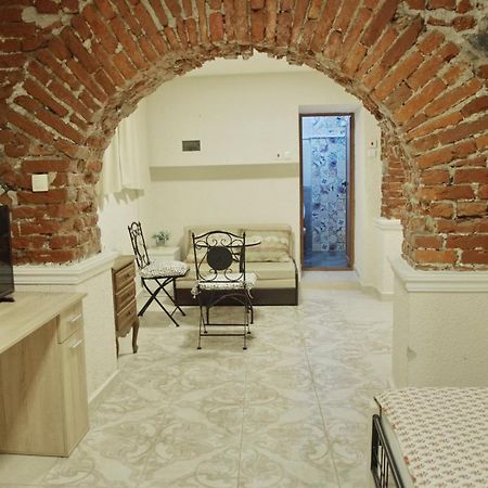 Top Center Semi-Detached Apartment Studio 소피아 외부 사진